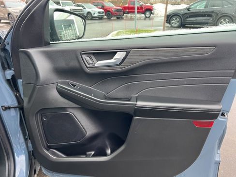 Used 2024 Ford Escape Platinum image 10