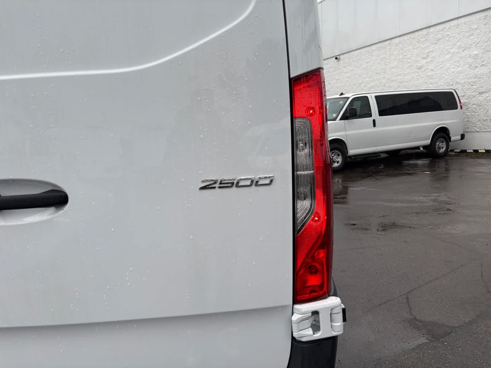 Used 2025 Mercedes-Benz Sprinter 2500 image 31