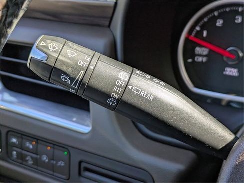 Used 2021 Chevrolet Suburban Z71 w/ Z71 Off-Road Package image 28