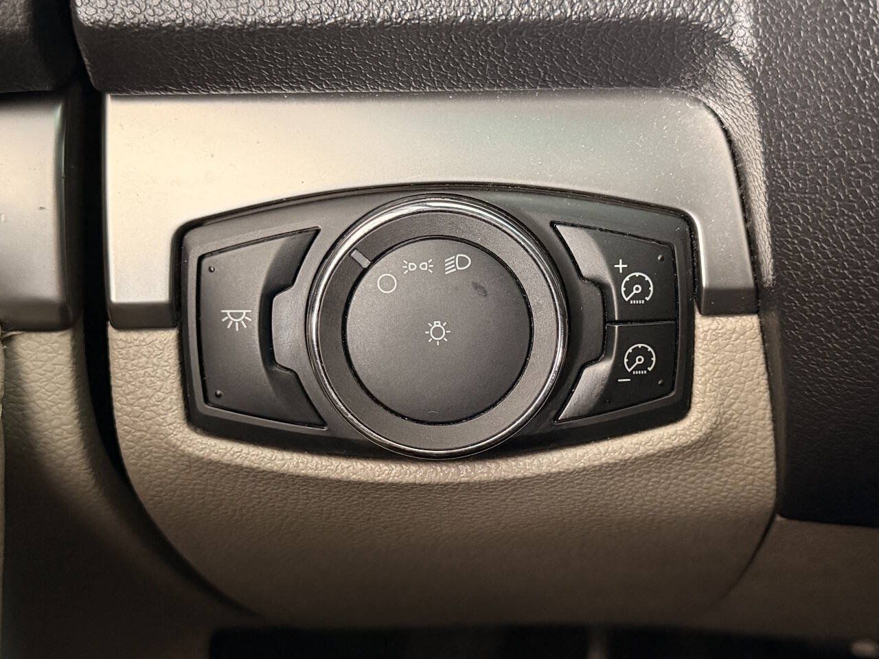 Used 2013 Ford Explorer FWD image 30
