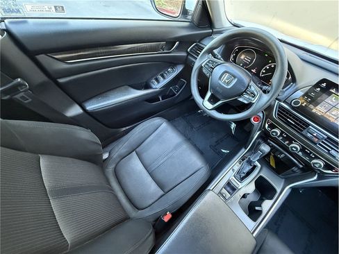 Used 2019 Honda Accord EX image 10