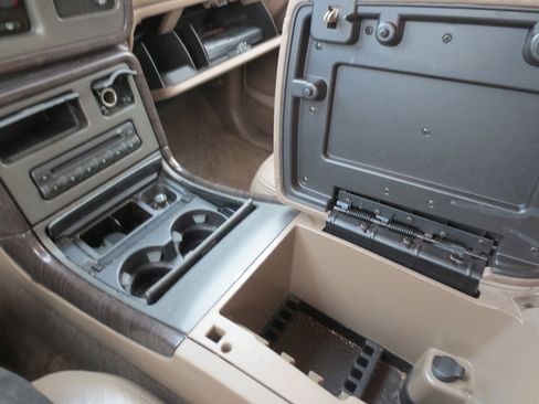 Used 2004 GMC Yukon Denali image 17