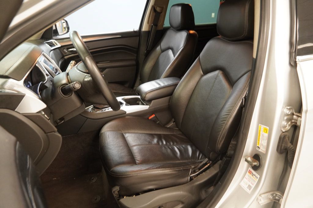 Used 2015 Cadillac SRX FWD image 3