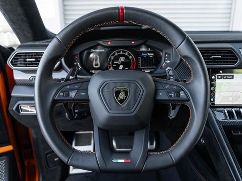 Used 2023 Lamborghini Urus Performante image 6
