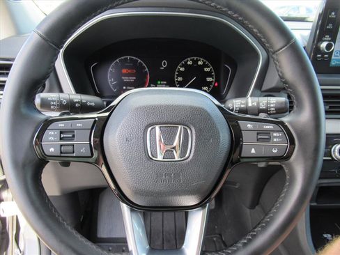 Used 2023 Honda Pilot Touring image 27