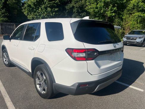 Certified 2024 Honda Pilot EX-L image 3