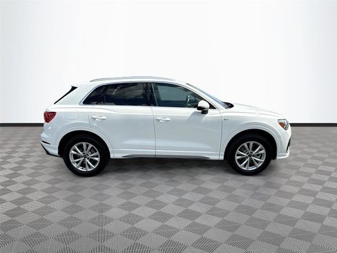 Certified 2025 Audi Q3 2.0T Premium w/ Convenience Package image 8