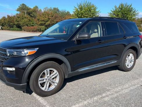 Used 2022 Ford Explorer XLT w/ Equipment Group 202A image 29