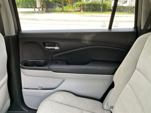 Used 2018 Honda Pilot EX image 16