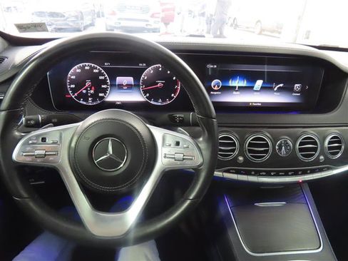 Used 2018 Mercedes-Benz S 560 Sedan image 23