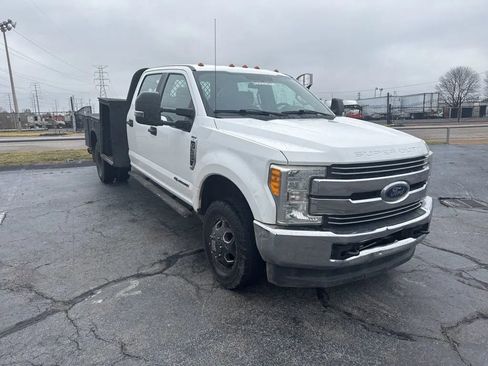 Used 2017 Ford F350 XL w/ Power Equipment Group AWD/4WD image 3