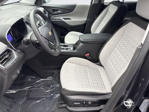 Used 2022 Chevrolet Equinox LS w/ LS Convenience Package image 11