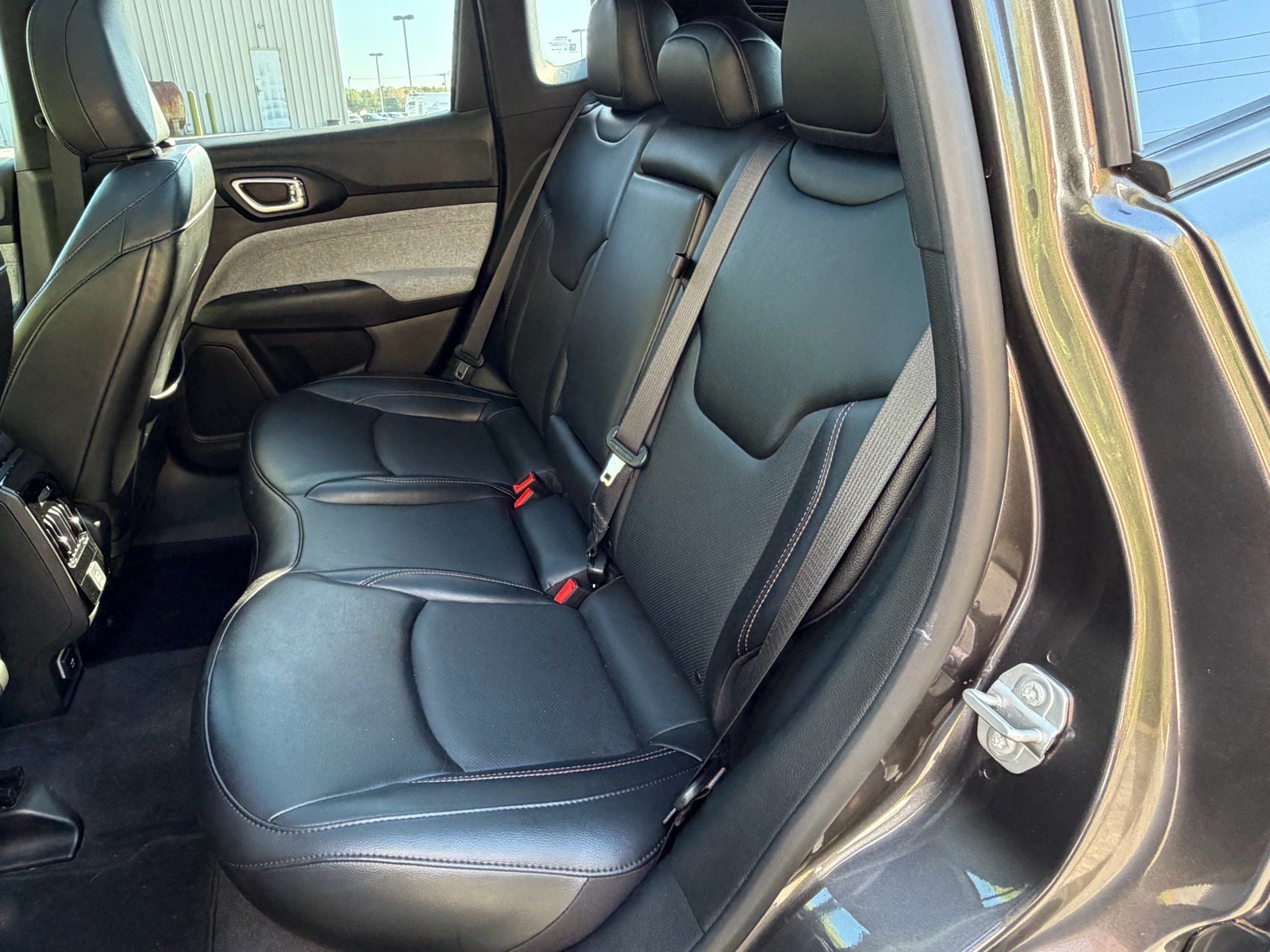 Used 2023 Jeep Compass Latitude w/ Sun and Sound Group AWD/4WD image 44