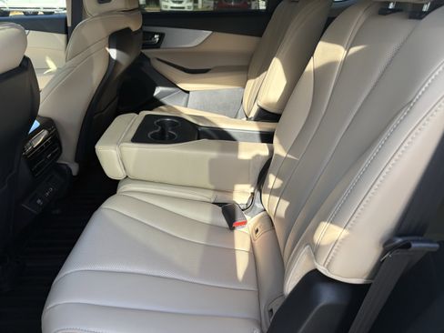 Used 2023 Acura MDX SH-AWD w/ Technology Package image 12