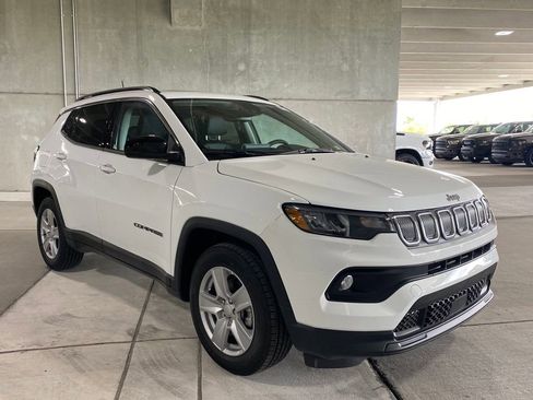 New 2022 Jeep Compass Latitude w/ Sun and Sound Group image 2