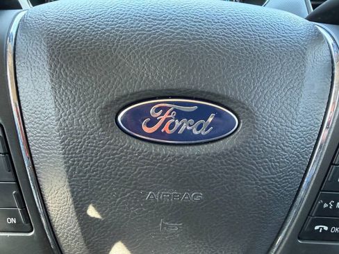 Used 2010 Ford Taurus SEL FWD image 19