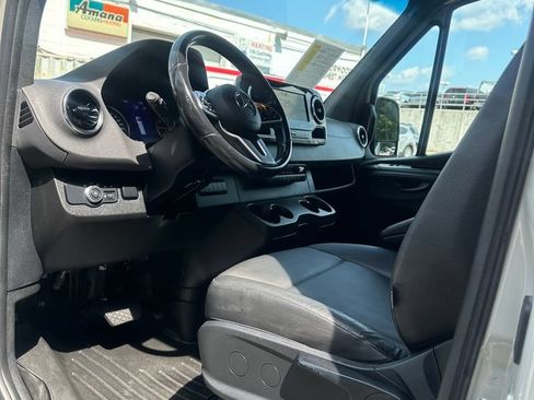 Used 2023 Mercedes-Benz Sprinter 2500 image 10