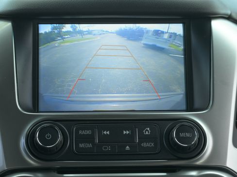 Used 2019 Chevrolet Tahoe LT w/ Luxury Package AWD/4WD image 18