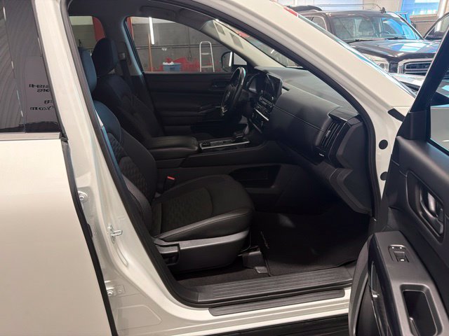 Certified 2024 Nissan Pathfinder SV AWD/4WD image 16