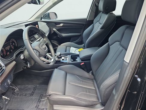 Certified 2025 Audi Q5 2.0T Premium Plus w/ Premium Plus Package AWD/4WD image 36