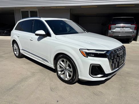Used 2026 Audi Q7 3.0T Premium Plus w/ Premium Plus Package AWD/4WD image 3