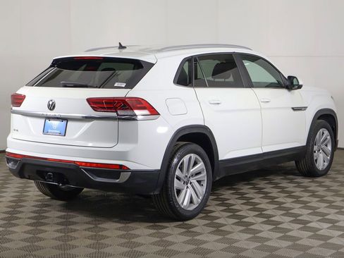 Used 2022 Volkswagen Atlas Cross Sport SE FWD image 10