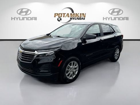 Used 2023 Chevrolet Equinox LS FWD image 1