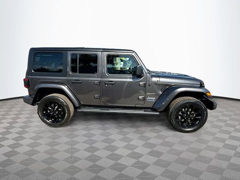 Used 2021 Jeep Wrangler Unlimited Sahara w/ Cold Weather Group AWD/4WD image 5