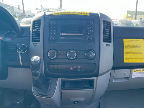 Used 2018 Mercedes-Benz Sprinter 2500 image 18