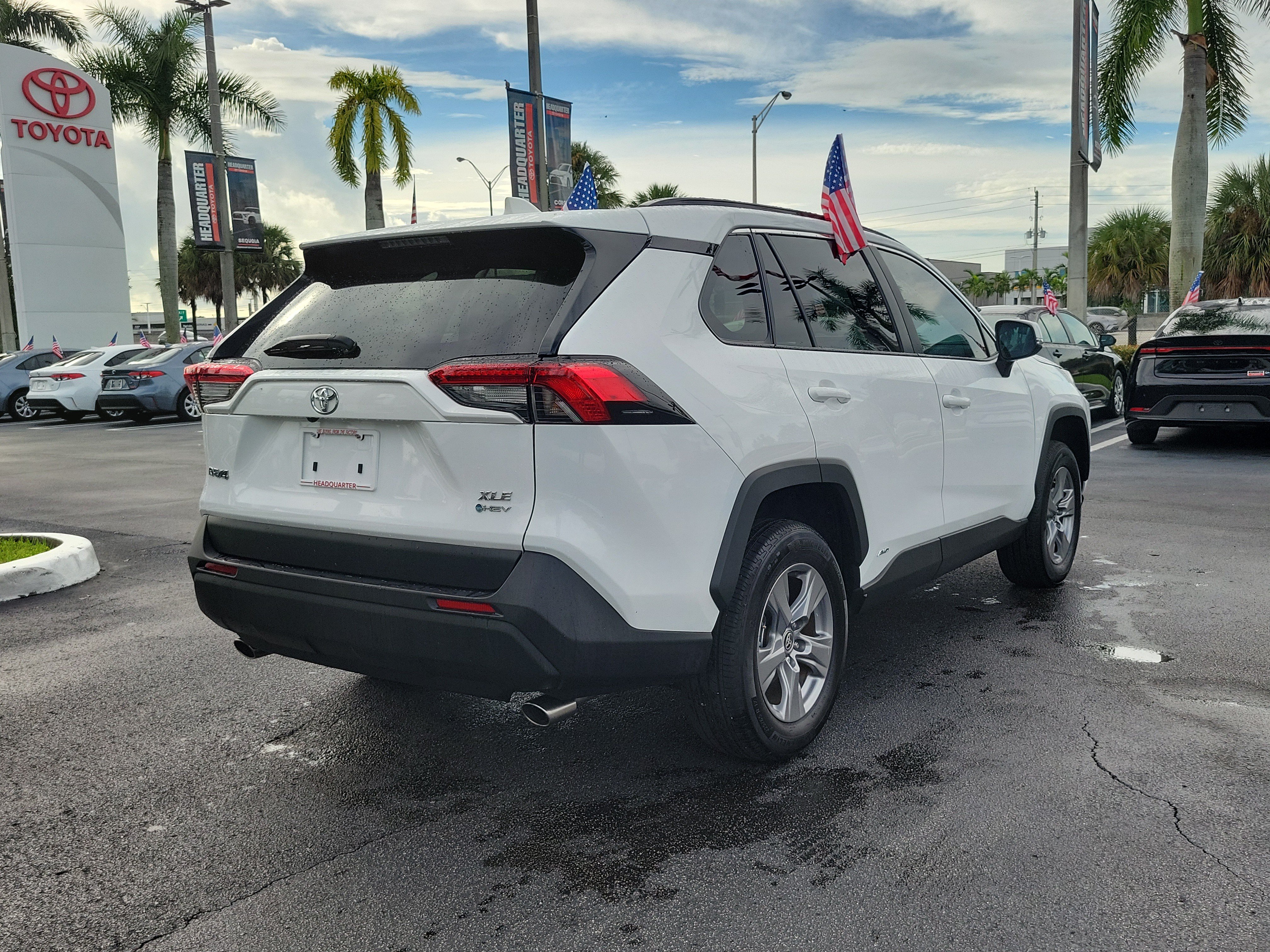 Used 2025 Toyota RAV4 XLE AWD/4WD image 11