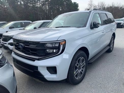 New 2025 Ford Expedition Active image 10