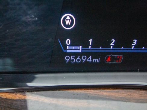 Used 2023 Cadillac Escalade Premium Luxury image 24