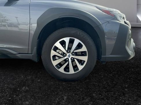 Used 2025 Subaru Outback Premium AWD/4WD image 13