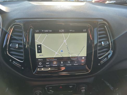 Used 2018 Jeep Compass Limited w/ Navigation Group AWD/4WD image 2