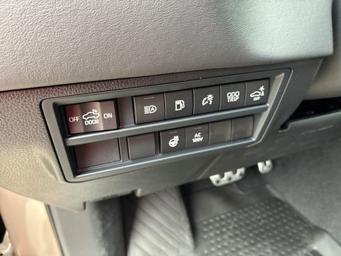 New 2026 Toyota Tundra Limited AWD/4WD image 36