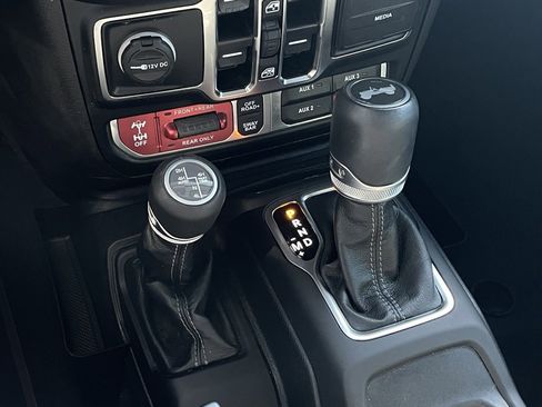 Used 2024 Jeep Wrangler Unlimited Rubicon image 19