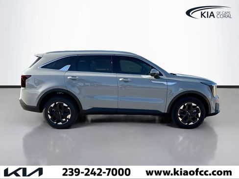 New 2026 Kia Sorento S image 6