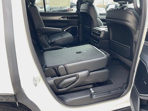 New 2026 Jeep Grand Wagoneer Limited AWD/4WD image 9