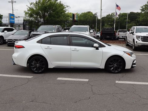 Used 2023 Toyota Corolla XSE FWD image 11