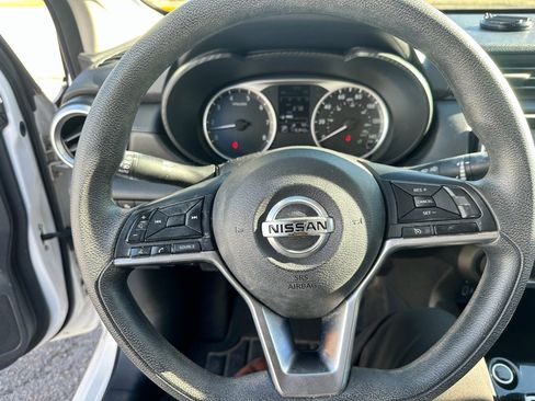 Used 2020 Nissan Versa S image 11