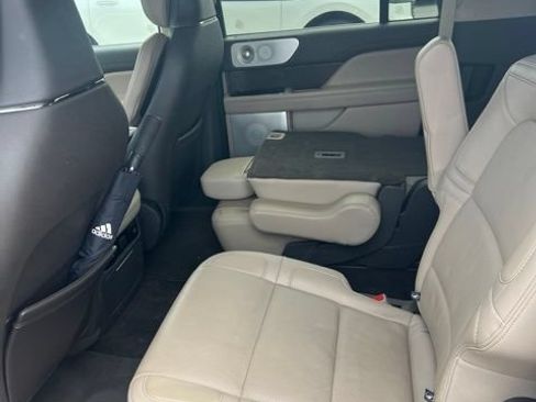 Used 2024 Lincoln Navigator L Reserve AWD/4WD image 4