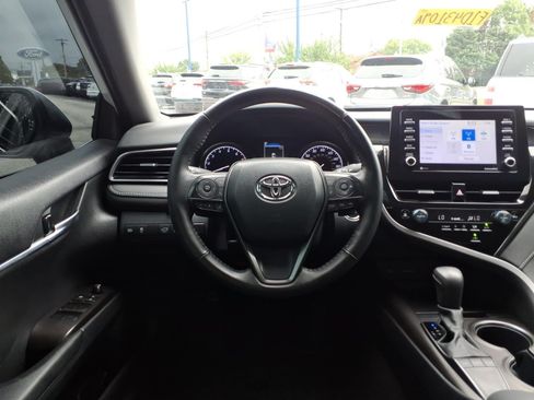 Used 2024 Toyota Camry SE w/ Cold Weather Package FWD image 13