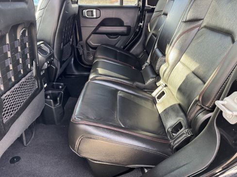 Used 2021 Jeep Gladiator Rubicon w/ Cold Weather Group image 9