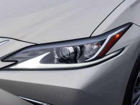 Used 2021 Lexus ES 350 w/ Premium Package image 7