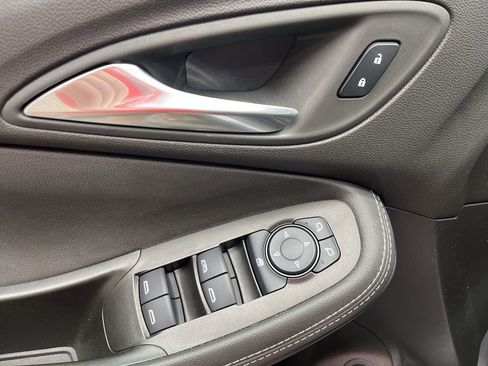 Used 2024 Buick Encore GX Sport Touring w/ Advanced Technology Package image 9