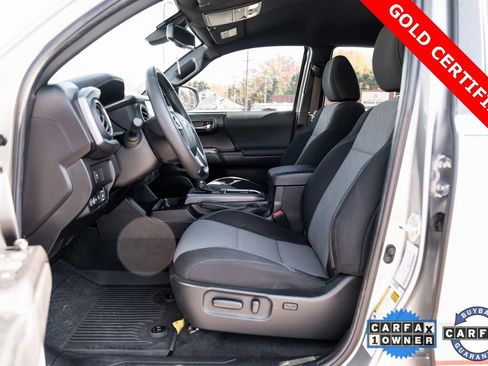 Used 2022 Toyota Tacoma TRD Sport w/ Technology Package image 25