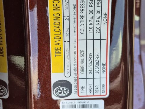 Used 2022 Chevrolet Corvette Stingray Premium Conv w/ Z51 Performance Package image 5