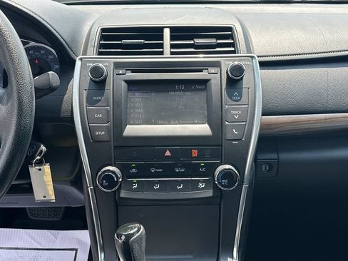 Used 2016 Toyota Camry LE FWD image 20