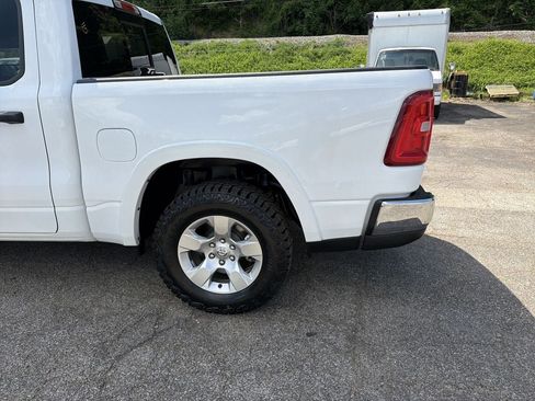 Used 2025 RAM 1500 Big Horn AWD/4WD image 7