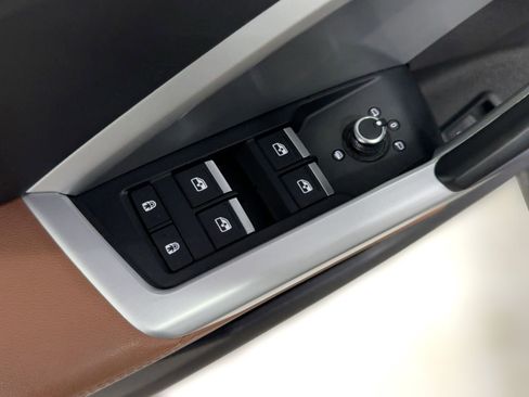 Used 2019 Audi Q3 2.0T Premium Plus w/ Premium Plus Package image 12